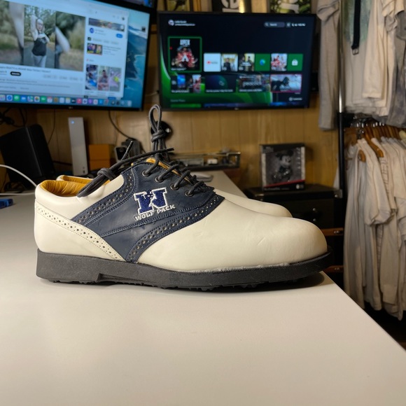 Vintage university of Reno, Nevada signature, golf shoes, alumni UNR - Picture 4 of 6